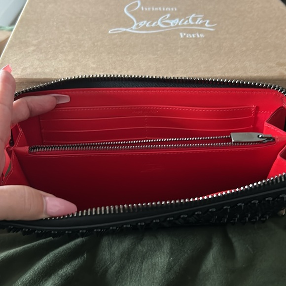 Christian Louboutin Panettone XL ❣️❣️black leather spiked wallet / clutch❣️EUC - Picture 7 of 11